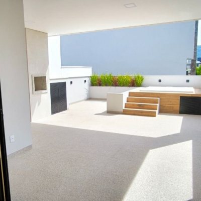 Casa em Condomínio com 165m², 3 quartos, 1 suíte, 2 garagens, no bairro Beira Rio em Biguaçu