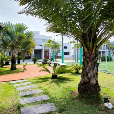 Casa em Condomínio com 165m², 3 quartos, 1 suíte, 2 garagens, no bairro Beira Rio em Biguaçu