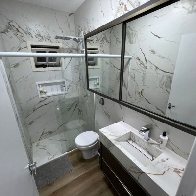 Casa Residencial com 200m², 3 quartos, 2 suítes, 6 garagens, no bairro Serraria em São José