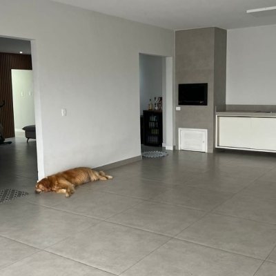 Casa Residencial com 200m², 3 quartos, 2 suítes, 6 garagens, no bairro Serraria em São José