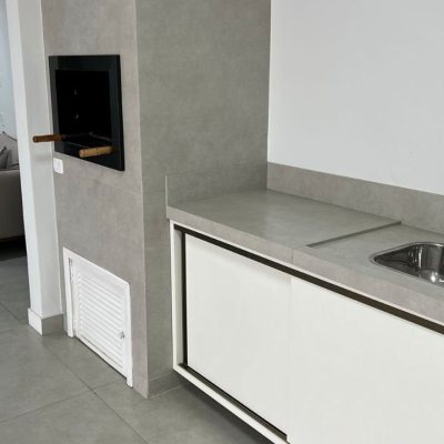 Casa Residencial com 200m², 3 quartos, 2 suítes, 6 garagens, no bairro Serraria em São José