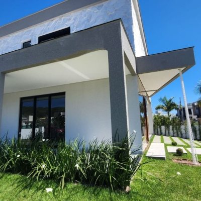 Casa Residencial com 162m², 3 quartos, 1 suíte, 2 garagens, no bairro Cachoeira Do Bom Jesus em Florianópolis