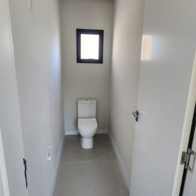 Casa Residencial com 162m², 3 quartos, 1 suíte, 2 garagens, no bairro Cachoeira Do Bom Jesus em Florianópolis