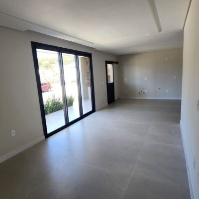 Casa Residencial com 162m², 3 quartos, 1 suíte, 2 garagens, no bairro Cachoeira Do Bom Jesus em Florianópolis