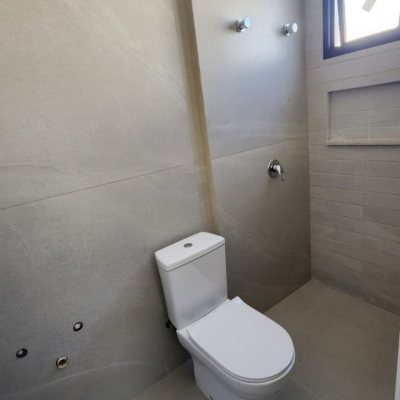 Casa Residencial com 162m², 3 quartos, 1 suíte, 2 garagens, no bairro Cachoeira Do Bom Jesus em Florianópolis