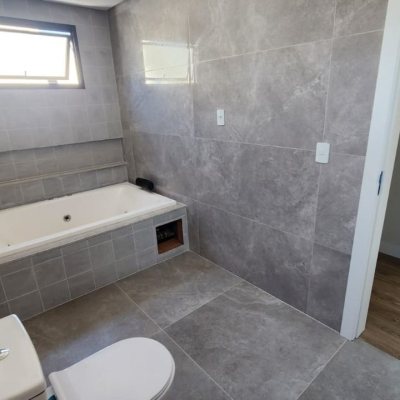 Casa Residencial com 162m², 3 quartos, 1 suíte, 2 garagens, no bairro Cachoeira Do Bom Jesus em Florianópolis