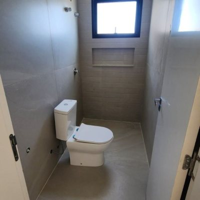 Casa Residencial com 162m², 3 quartos, 1 suíte, 2 garagens, no bairro Cachoeira Do Bom Jesus em Florianópolis