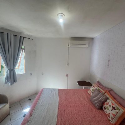 Casa Residencial com 110m², 3 quartos, 5 garagens, no bairro Itacorubi em Florianópolis