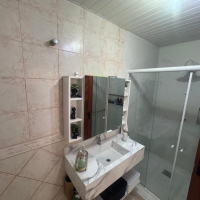 Casa Residencial com 110m², 3 quartos, 5 garagens, no bairro Itacorubi em Florianópolis