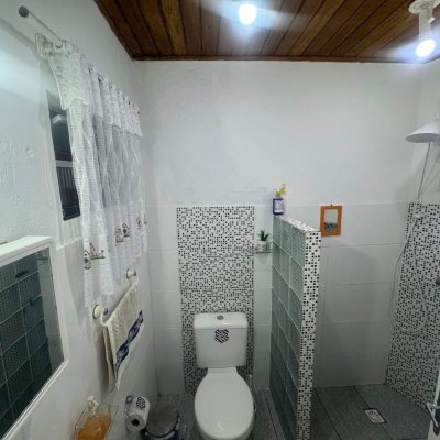 Casa Residencial com 110m², 3 quartos, 5 garagens, no bairro Itacorubi em Florianópolis