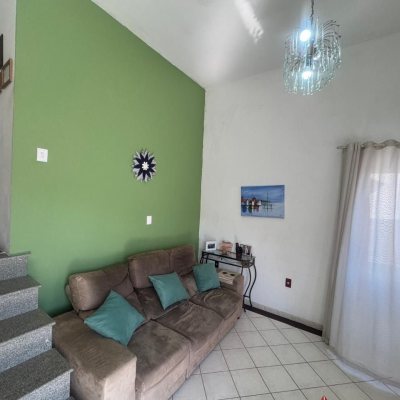 Casa Residencial com 110m², 3 quartos, 5 garagens, no bairro Itacorubi em Florianópolis