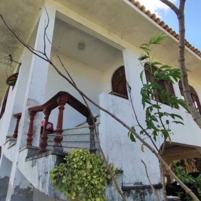 Casa Residencial com 269m², 3 quartos, 1 suíte, 2 garagens, no bairro Costeira do Pirajubaé em Florianópolis