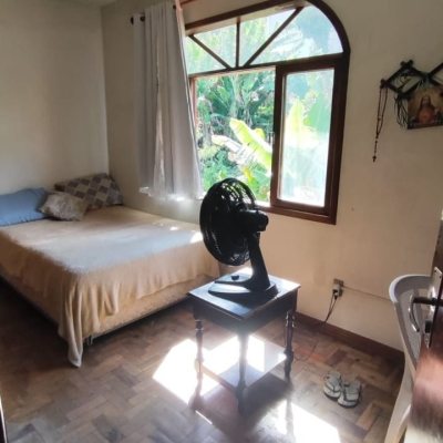 Casa Residencial com 269m², 3 quartos, 1 suíte, 2 garagens, no bairro Costeira do Pirajubaé em Florianópolis