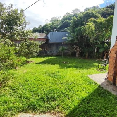 Casa Residencial com 269m², 3 quartos, 1 suíte, 2 garagens, no bairro Costeira do Pirajubaé em Florianópolis