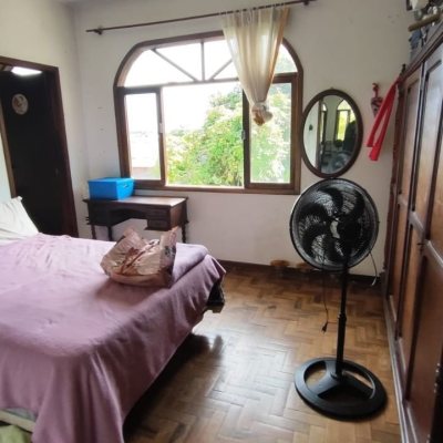 Casa Residencial com 269m², 3 quartos, 1 suíte, 2 garagens, no bairro Costeira do Pirajubaé em Florianópolis