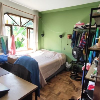 Casa Residencial com 269m², 3 quartos, 1 suíte, 2 garagens, no bairro Costeira do Pirajubaé em Florianópolis