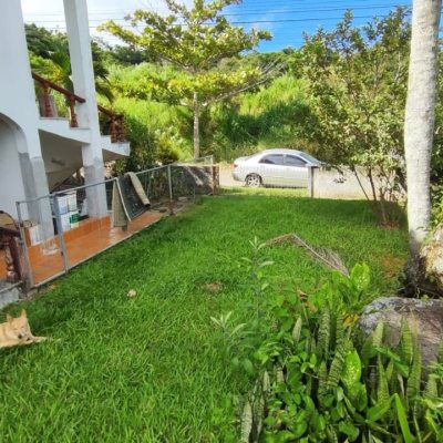 Casa Residencial com 269m², 3 quartos, 1 suíte, 2 garagens, no bairro Costeira do Pirajubaé em Florianópolis