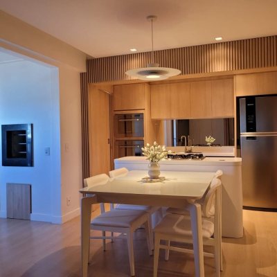 Apartamentos com 73m², 2 quartos, 1 suíte, 2 garagens, no bairro Centro em Florianópolis