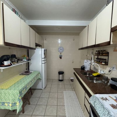 Apartamentos com 163m², 5 quartos, 2 garagens, no bairro Balneário em Florianópolis
