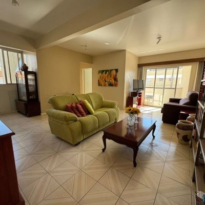 Apartamentos com 163m², 5 quartos, 2 garagens, no bairro Balneário em Florianópolis