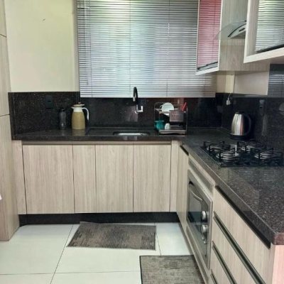 Casa Residencial com 184m², 3 quartos, 1 suíte, 3 garagens, no bairro Carianos em Florianópolis