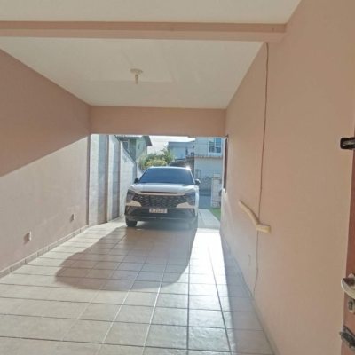 Casa Residencial com 184m², 3 quartos, 1 suíte, 3 garagens, no bairro Carianos em Florianópolis