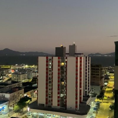 Cobertura com 140m², 2 quartos, 1 suíte, 2 garagens, no bairro Kobrasol em São José