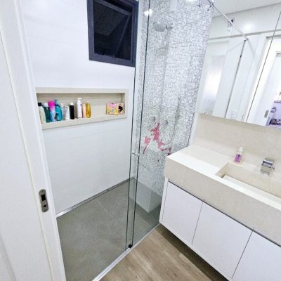 Cobertura com 140m², 2 quartos, 1 suíte, 2 garagens, no bairro Kobrasol em São José