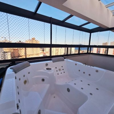 Cobertura com 140m², 2 quartos, 1 suíte, 2 garagens, no bairro Kobrasol em São José