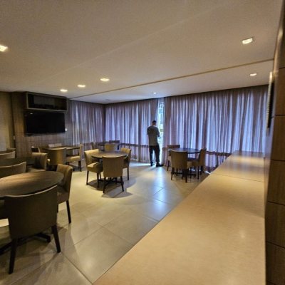 Cobertura com 140m², 2 quartos, 1 suíte, 2 garagens, no bairro Kobrasol em São José