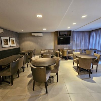 Cobertura com 140m², 2 quartos, 1 suíte, 2 garagens, no bairro Kobrasol em São José