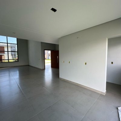 Casa em Condomínio com 293m², 4 quartos, 3 suítes, 2 garagens, no bairro São João Do Rio Vermelho em Florianópolis
