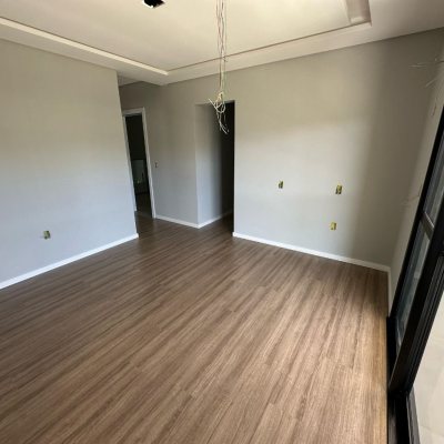 Casa em Condomínio com 293m², 4 quartos, 3 suítes, 2 garagens, no bairro São João Do Rio Vermelho em Florianópolis