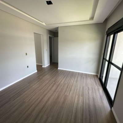 Casa em Condomínio com 293m², 4 quartos, 3 suítes, 2 garagens, no bairro São João Do Rio Vermelho em Florianópolis