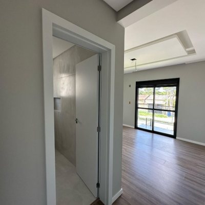 Casa em Condomínio com 293m², 4 quartos, 3 suítes, 2 garagens, no bairro São João Do Rio Vermelho em Florianópolis