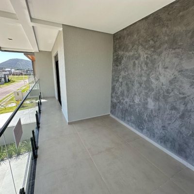 Casa em Condomínio com 293m², 4 quartos, 3 suítes, 2 garagens, no bairro São João Do Rio Vermelho em Florianópolis