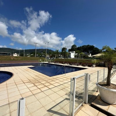 Casa em Condomínio com 293m², 4 quartos, 3 suítes, 2 garagens, no bairro São João Do Rio Vermelho em Florianópolis