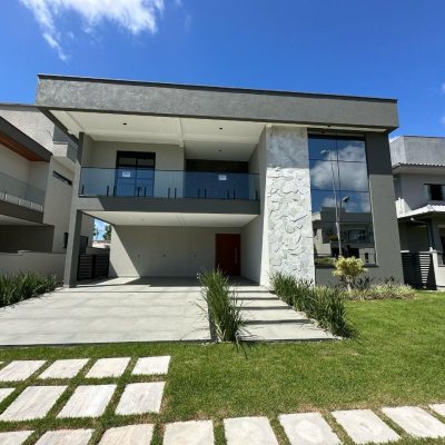 Casa em Condomínio com 293m², 4 quartos, 3 suítes, 2 garagens, no bairro São João Do Rio Vermelho em Florianópolis