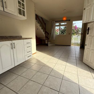 Casa Residencial com 50m², 2 quartos, 1 garagem, no bairro Vargem Grande em Florianópolis