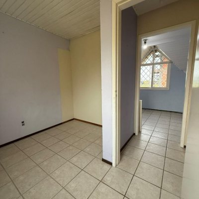 Casa Residencial com 50m², 2 quartos, 1 garagem, no bairro Vargem Grande em Florianópolis