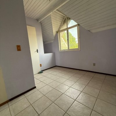 Casa Residencial com 50m², 2 quartos, 1 garagem, no bairro Vargem Grande em Florianópolis