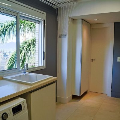 Apartamentos com 156m², 2 quartos, 2 suítes, 2 garagens, no bairro Centro em Florianópolis