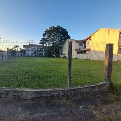 Terrenos Residenciais com 635m², no bairro Cachoeira Do Bom Jesus em Florianópolis