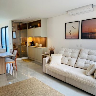 Casa Residencial com 127m², 3 quartos (sendo 2 suítes), 2 garagens, no bairro Campeche em Florianópolis