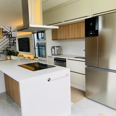 Casa Residencial com 127m², 3 quartos (sendo 2 suítes), 2 garagens, no bairro Campeche em Florianópolis