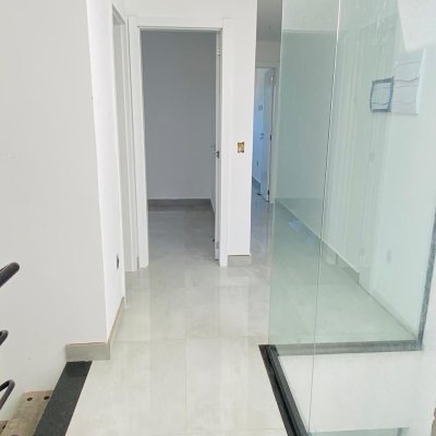 Casa Residencial com 127m², 3 quartos (sendo 2 suítes), 2 garagens, no bairro Campeche em Florianópolis