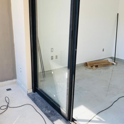 Casa Residencial com 127m², 3 quartos (sendo 2 suítes), 2 garagens, no bairro Campeche em Florianópolis