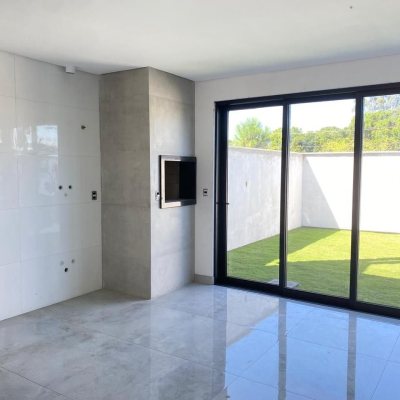Casa Residencial com 127m², 3 quartos (sendo 2 suítes), 2 garagens, no bairro Campeche em Florianópolis