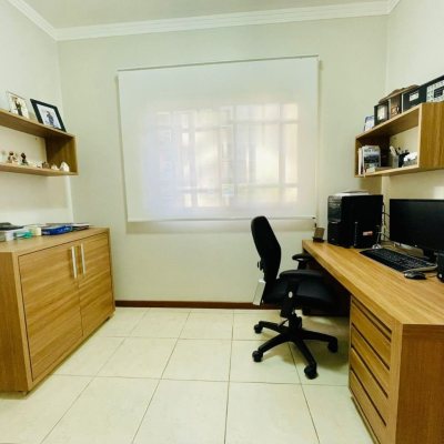 Casa Residencial com 254m², 4 quartos, 1 suíte, 3 garagens, no bairro Ingleses em Florianópolis