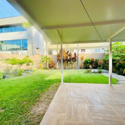 Casa Residencial com 254m², 4 quartos, 1 suíte, 3 garagens, no bairro Ingleses em Florianópolis